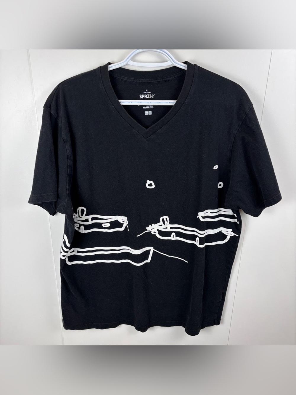 UNIQLO x Julian Opie SPRZ NY Black V-Neck T-Shirt Men's XL MoMA Special Edition